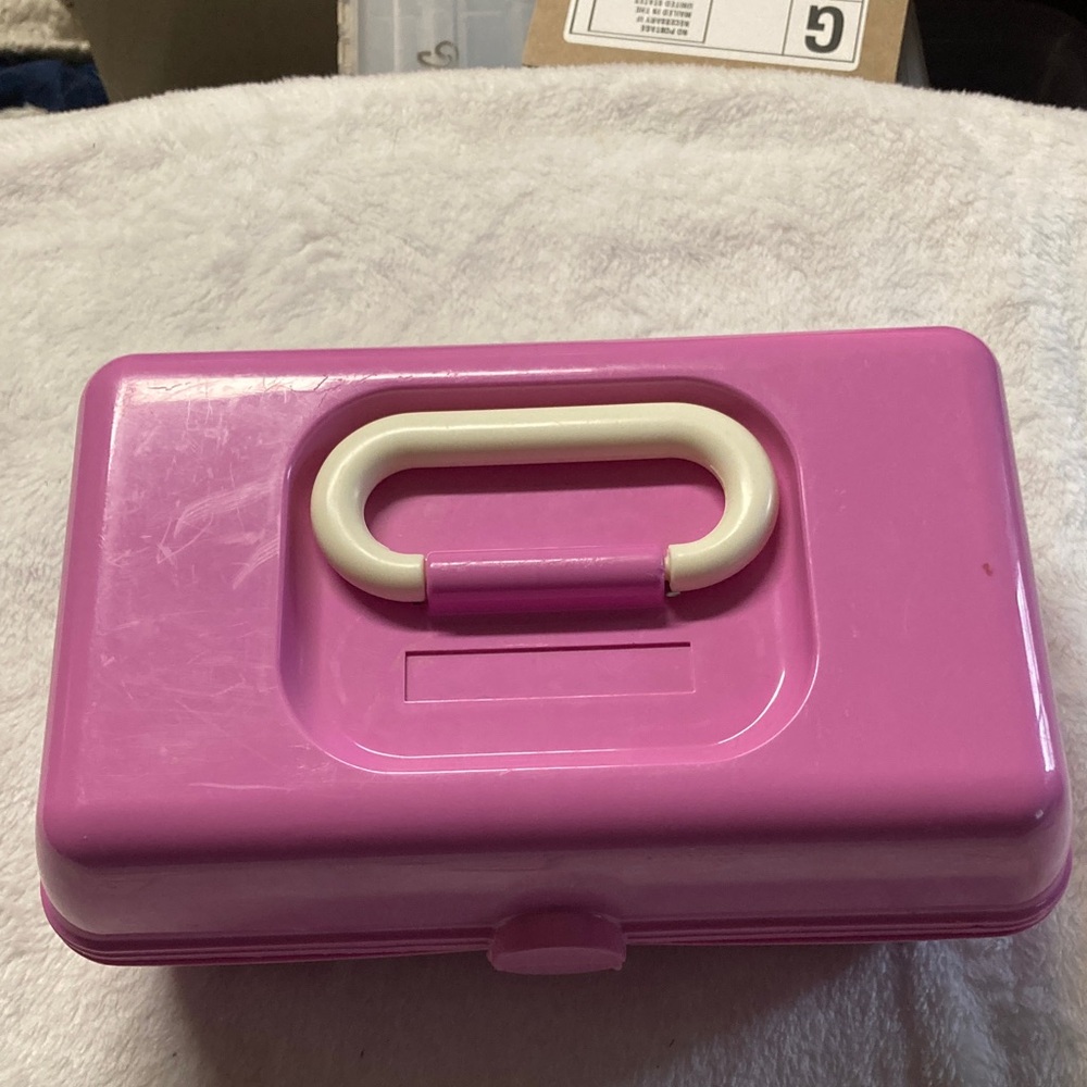 Caboodles Pink Plastic Jewelry Organizer Box with Mirror and earrings - Picture 3 of 9